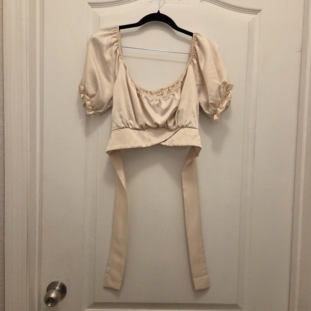 ALTAR'D STATE women's size L Large shiny puff sleeve peasant crop top with tie